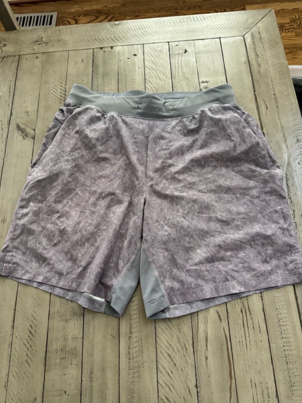 Lululemon T.H.E. Short 7" *Linerless Gravel Dust Asphalt Grey Medium Mens